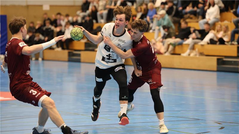 THW Kiel, WM-Debüt, Profitraum: Ein Buxtehuder bei den „Zebras“ Jasper Anschütz spielt mit Übersicht und Ruhe - und geht gerne ins Eins-gegen-Eins.