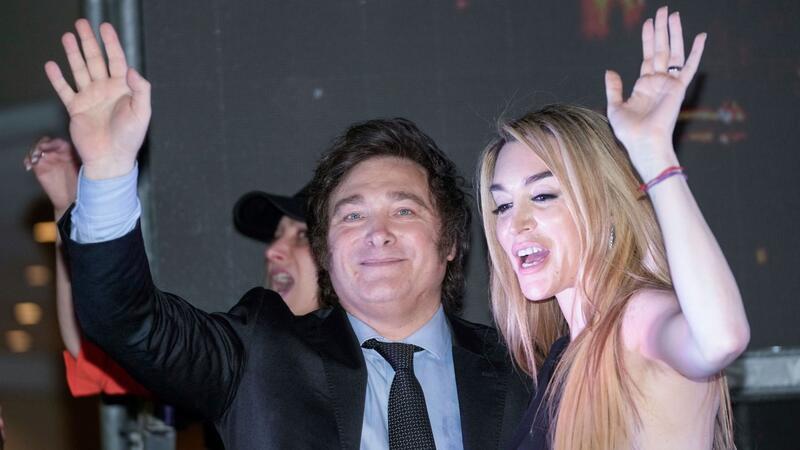 Javier Milei: Vom Rocksänger und Torwart zum Präsidenten Javier Milei ist seit einigen Monaten mit der Komikerin Fátima Flore liiert.