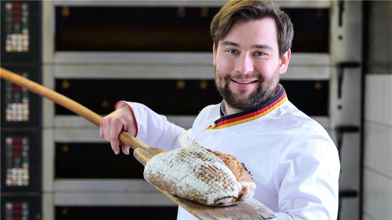 Je länger ein Teig gäre, umso besser werde das Brot später verdaut, sagt Brotsommelier Marten Zaiser. 