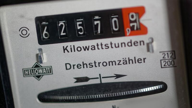 Je nach Bundesland müssen Bürgerinnen und Bürger einen unterschiedlich hohen Anteil ihres Einkommens für Strom und Gas aufwenden.