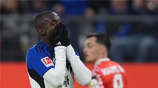 Jean-Luc Dompé vom Hamburger SV bleibt nach seiner Alkoholfahrt weiter vom Spielbetrieb suspendiert. (Archivbild)