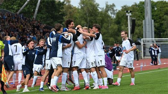 Jeddeloher Jubel gegen Heidenheim.