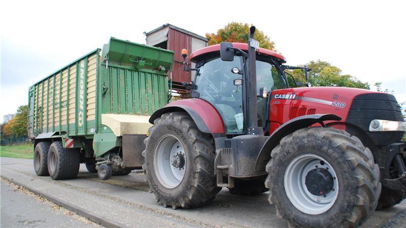 Jede Ladung mit gehäckseltem Mais wird bei der Bioenergie Geest in Grundoldendorf kontrolliert und gewogen.