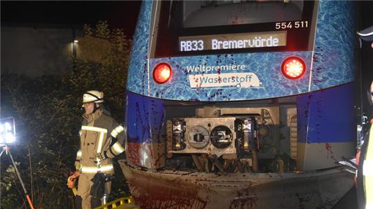 Jede Menge Kunstblut an der EVB-Bahn.