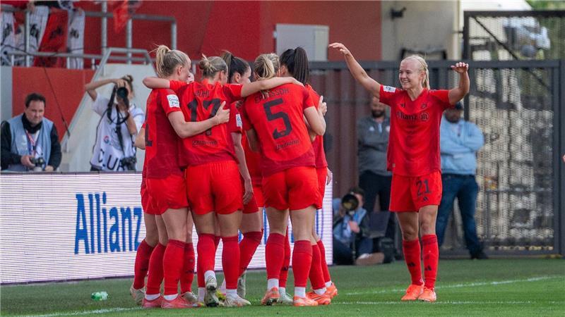 Bayern-Frauen feiern Meister-Hattrick - „Fühlt sich mega an“ Jede Menge Meisterfreude.