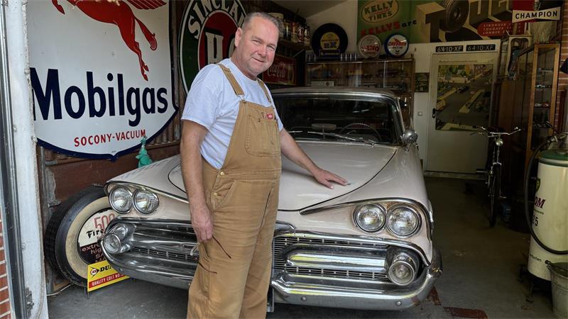 „Jede Schramme und jede Beule erzählt eine Geschichte“, sagt Christian. Sein 59er Dodge hat wie alle seine Fahrzeuge noch den Originallack.