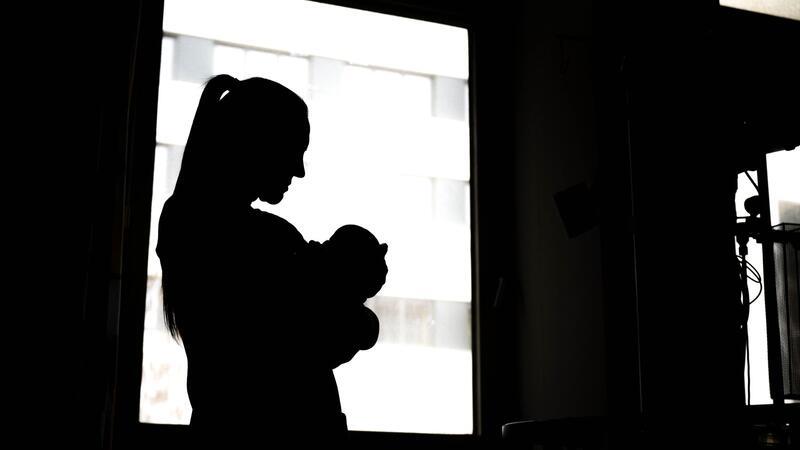 Jede fünfte Mutter bringt mindestens drei Kinder zur Welt Jede fünfte Mutter in Deutschland bringt mindestens drei Kinder zur Welt.