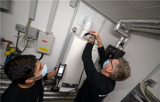 Jede zweite Wohnung in Deutschland wird mit Gas beheizt. Die Heizungsindustrie wirbt für eine breite Modernisierungswelle. Foto: Sebastian Gollnow/dpa