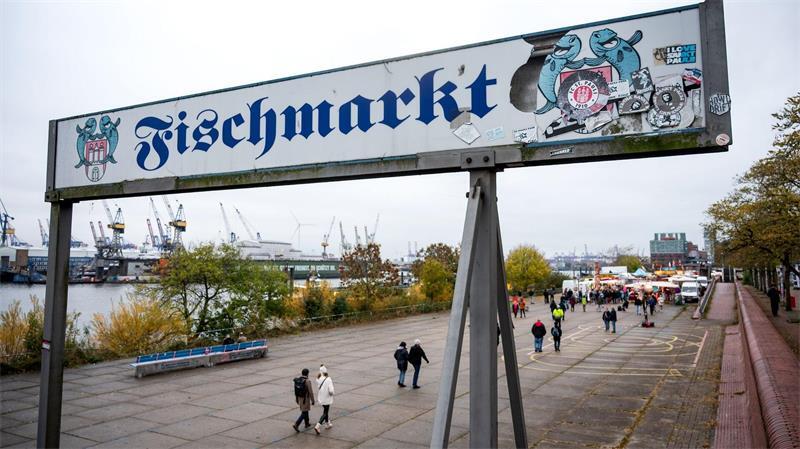 Jeden Sonntag ist in Hamburg von 5.00 bis 9.30 Uhr Fischmarkt. Auch bei großer Hitze? (Archivbild)