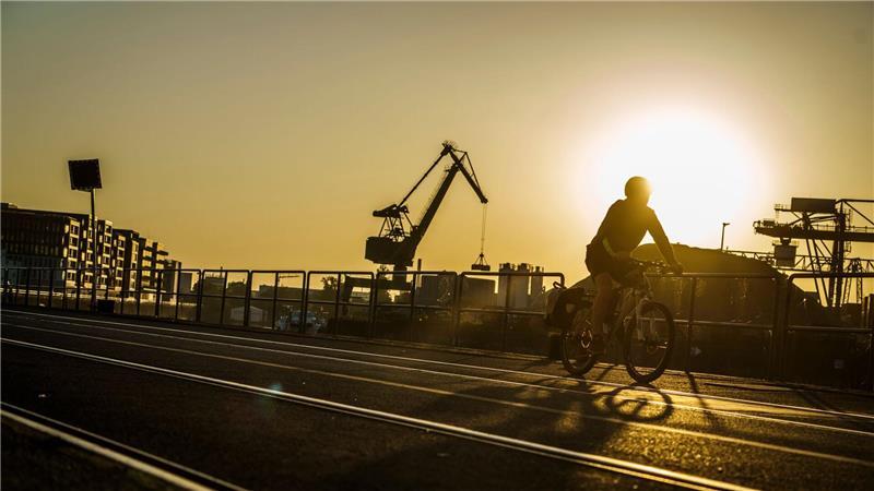 Hochsommerliche Temperaturen im ganzen Land erwartet Jeden Tag etwas heißer: Am Mittwoch werden mancherorts 38 Grad erwartet.