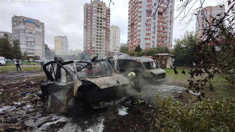 Jeden Tag schlagen in Kiew russische Kampfdrohnen ein. 