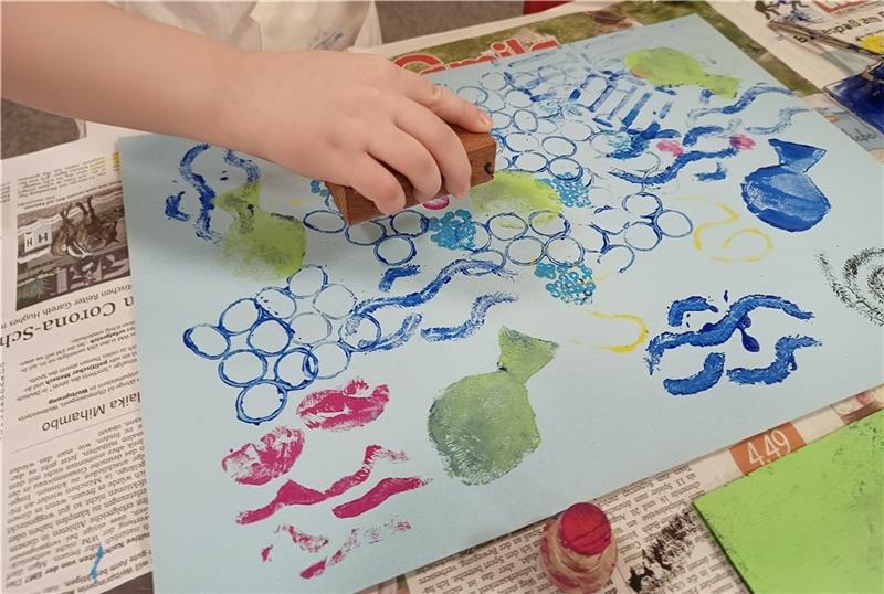 Kunst für alle Altersklassen: Sie sorgen für Erlebnisse im Buxtehude Museum Jeden ersten Sonntag im Monat gibt es ein offenes Kreativangebot für Kinder ab sechs Jahren. Foto: Buxtehude Museum