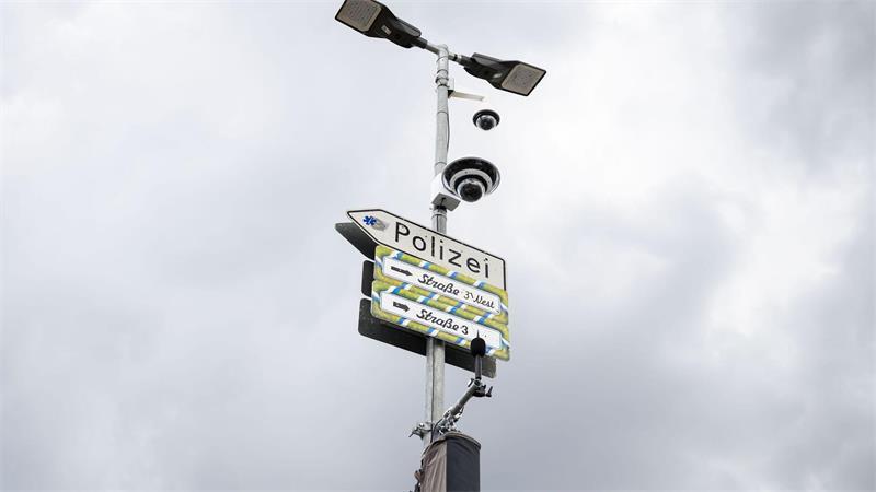 KI-Kameras und neue Konzepte: Wiesn-Sicherheit verstärkt Jeder Winkel des Festgeländes ist von Videokameras ausgeleuchtet. Archivbild)