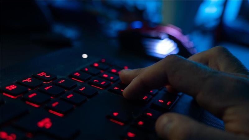 Jeder neunte Internetnutzer in Deutschland (11 Prozent) wurde im vergangenen Jahr Opfer von Cyberkriminalität. (Symbolbild)