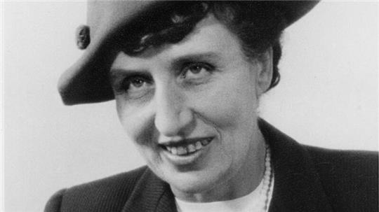 Jella Lepman im Exil in London um 1945.