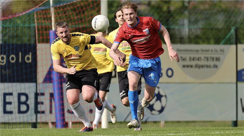 Abgang ohne großen Bahnhof: Fünf D/A-Spieler orientieren sich neu Jelldrik Dallmann wägt ab, ob Fußball und Beruf demnächst zusammenpassen.