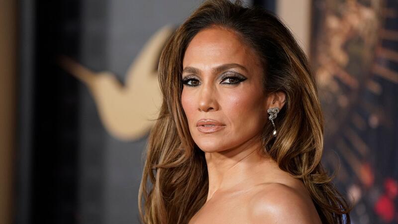 Jennifer Lopez Mit-Ausrichterin der Met-Gala im Mai Jennifer Lopez wird Mit-Ausrichterin der Met-Gala im Mai.