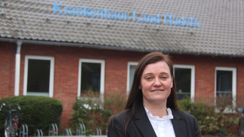 Jennifer Schoth ist examinierte Krankenschwester und studierte Gesundheitsökonomin. Sie ist ein Nordlicht und kommt aus Oldenburg.