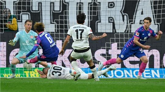 Jens Castrop hätte das zweite Gladbacher Tor erzielen müssen.