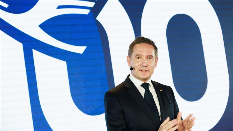 Jens Ritter, Chef der Lufthansa Airlines, präsentiert das neue Konzept. (Archivbild)