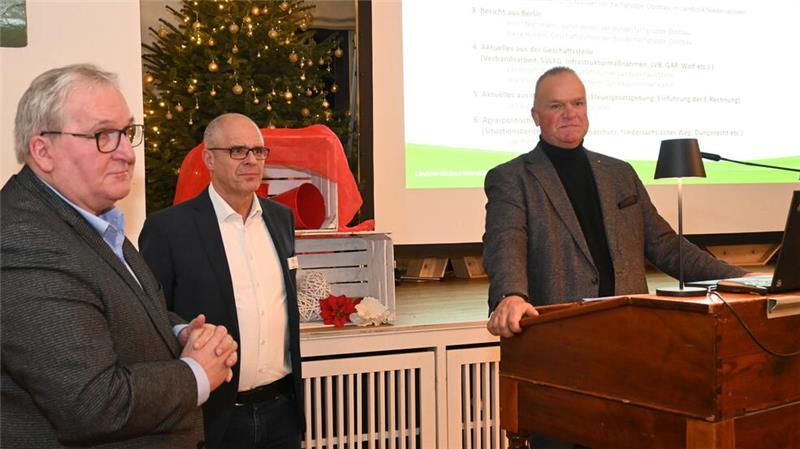 Jens Stechmann (von links), Joerg Hilbers und Claus Schliecker ziehen an einem Strang. Sie warben offen für die Wahl von CDU/CSU, und warnten vor Ampel-Parteien, AfD und BSW.