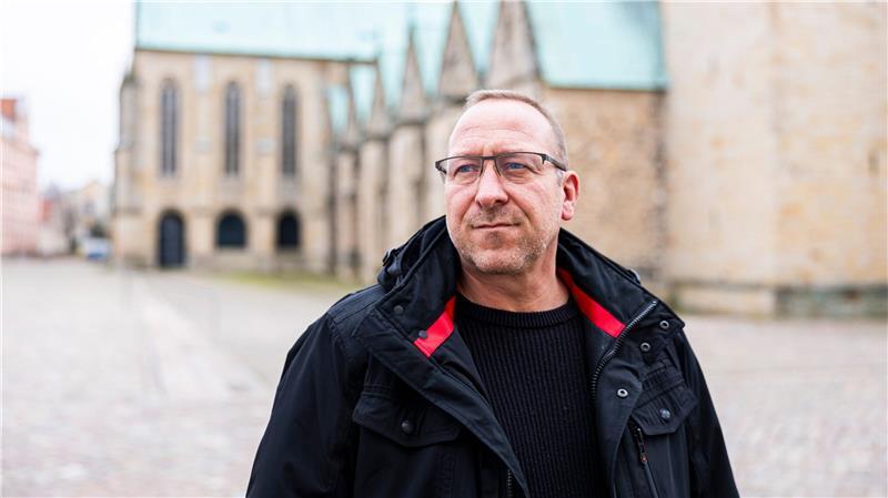 Jens Windel verlangt Schmerzensgeld vom Bistum Hildesheim.
