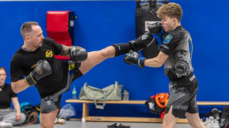 BSV-Erfolgsgeschichte geht weiter: Kickboxer sammeln Punkte für WM auf Rhodos Jens (links) und Tjalf Uhlmann und viele weitere Kickboxer des BSV räumten bei den letzten Turnieren des Jahres Titel ab.