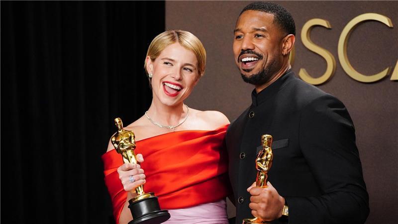 Die Rückkehr des Politischen bei den Oscars Jessie Buckley und Michael B. Jordan haben in der Hauptdarsteller-Kategorie abgeräumt.