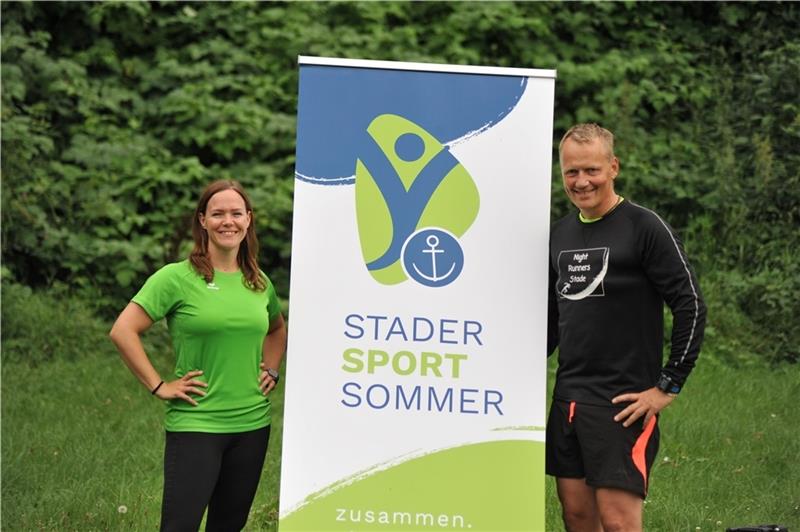 So läuft der Stader Sport Sommer: Kostenlose Angebote allerorten Jessika Grupe vom KSB und Dirk Schütze von den Night Runners im Stader Bürgerpark. Foto: Scholz