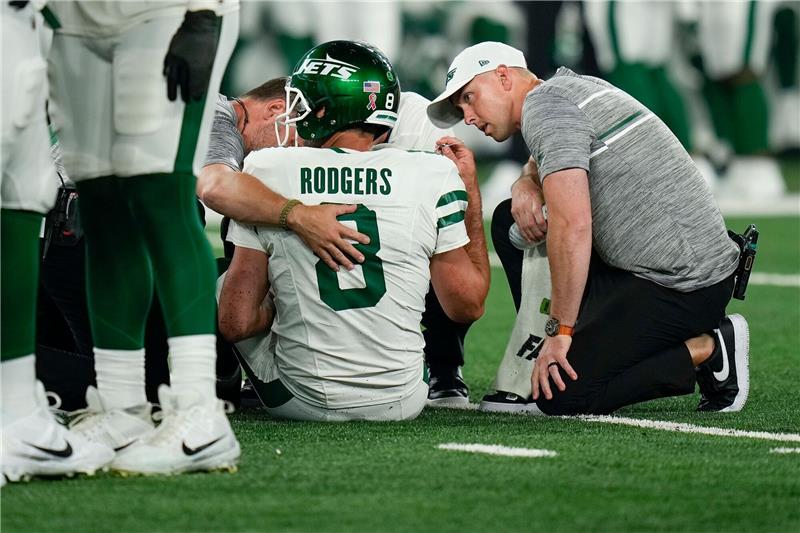 Jets-Quarterback Aaron Rodgers hat sich schwer verletz.
