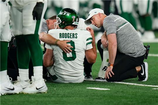 Jets-Quarterback Aaron Rodgers hat sich schwer verletz.