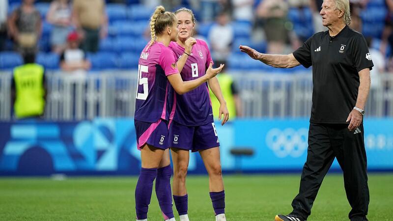 Jetzt gegen Spanien gefordert: Horst Hrubesch, Sydney Lohmann und Giulia Gwinn (von rechts).