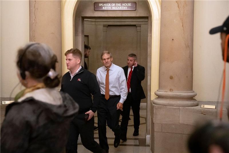 Jim Jordan verlässt das Büro des Sprechers des Repräsentantenhauses.
