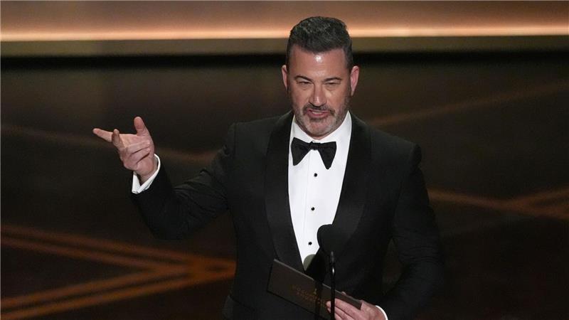 Die Rückkehr des Politischen bei den Oscars Jimmy Kimmel auf der Bühne.