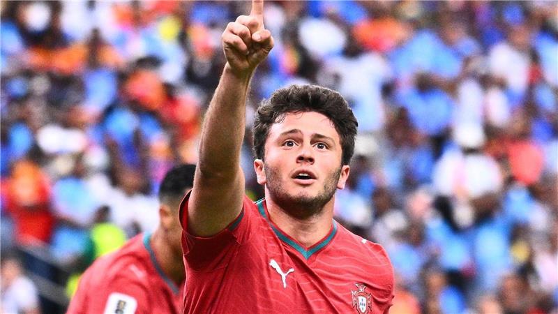 „Nimmt einen mit“: Fehlstart für Ronaldos WM-Mission João Neves erzielte die frühe Führung für Portugal.