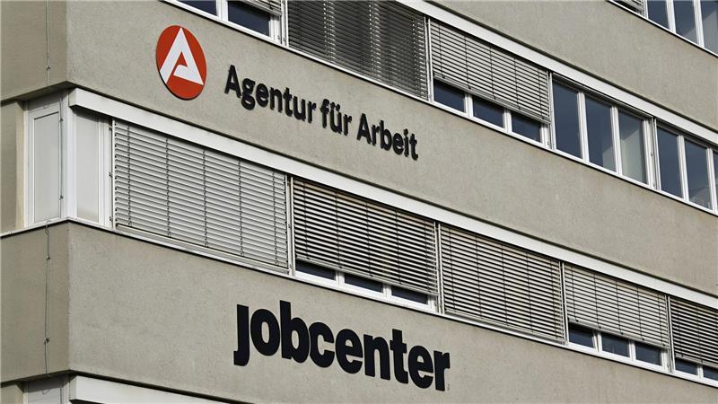 Jobcenter sollen zentrale Anlaufstelle für alle Bedürftige sein, die arbeiten können. (Symbolbild) 