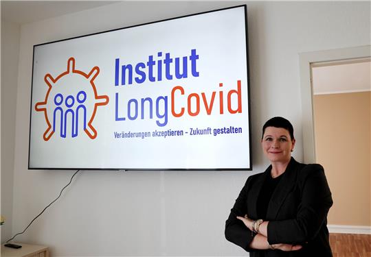 Jördis Frommhold, Expertin für Long-Covid-Erkranungen, in ihrem Institut Long Covid. Sie gilt deutschlandweit als Expertin für die Long-Covid-Erkrankung. Foto: Bernd Wüstneck/dpa