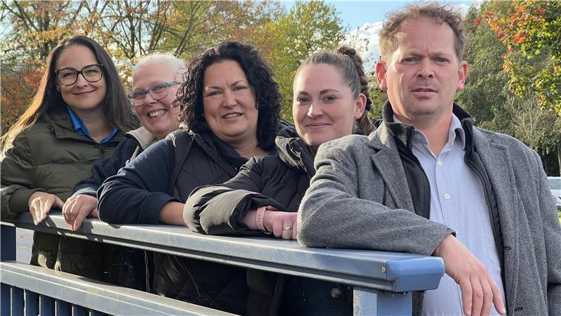 Jörg Baumann will Bürgermeister von Stade werden. Mit seinen vier Mitstreiterinnen gründete er den Verein Gemeinsam etwas ändern (von links): Christine Burbulla, Meike Ossenbrügge, Nicole Schultz und Helena Gerken.