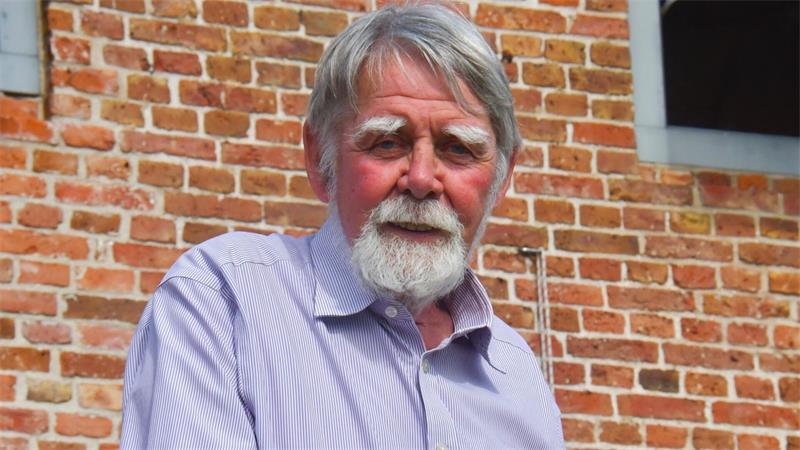 Jörg Petersen ist seit zehn Jahren Vorsitzender des Kornspeicher-Vereins in Freiburg - und damit einer von vielen Helfern, die dafür sogen, dass Leben im historischen Haus ist.