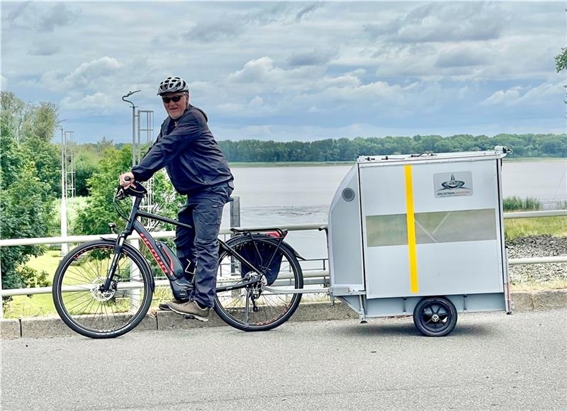 Jörg Reitmann aus Harsefeld hat seinen Fahrradanhänger Marke Eigenbau bereits auf mehrtägigen Touren getestet Fotos: Reitmann