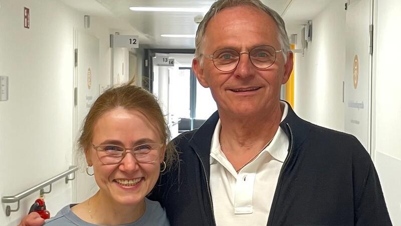 Abschied bei der Klinik Dr. Hancken: Jörg Strache gibt Leitung der Radiologie ab Jörg Strache gibt die Leitung der Radiologie am Buxtehuder Krankenhaus an Nermin Weber ab.