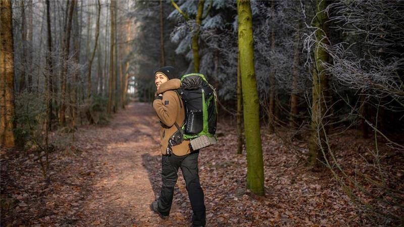 Johanna Geils verlässt den Wald von Appeln mit einem Lächeln im Gesicht und voller Vorfreude auf ihre außergewöhnliche Tour durch Europa.
