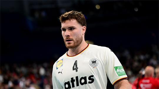 Johannes Golla bleibt Kapitän der deutschen Handball-Nationalmannschaft. (Archivbild)