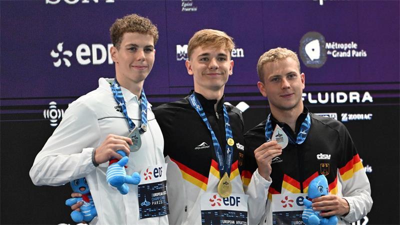 Liebmann schwimmt wieder: Was geht in seinem letzten Rennen? Johannes Liebmann (M) und Oliver Klemet (r) sind auch über 400 Meter wieder Konkurrenten.