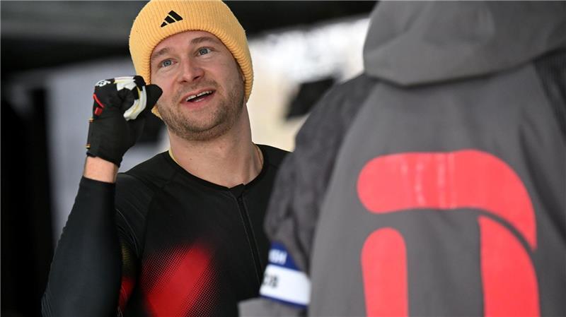 Johannes Lochner (Pilot) führt zur Halbzeit im Viererbob.