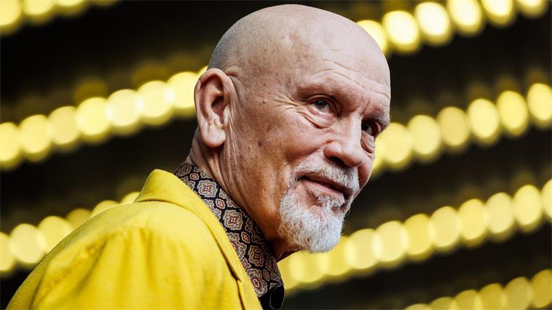 John Malkovich kommt zur Vorführung des Films „Wild Horse Nine“ beim 51. Internationalen Filmfestival Toronto,