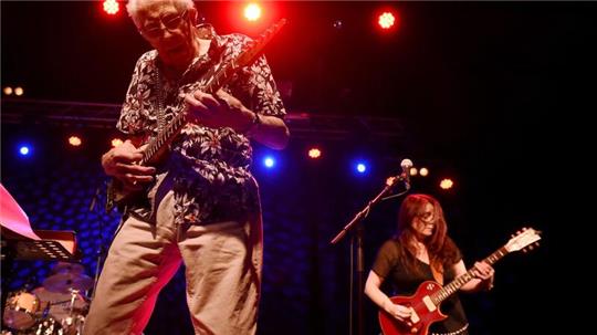 John Mayall trat noch bis ins hohe Alter auf.