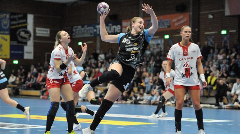 Jolina Huhnstock (23) wechselte im Sommer zum Buxtehuder SV und gab im Oktober ihr Länderspieldebüt.