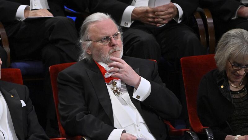 Jon Fosse bei der Nobelpreisverleihung in Stockholm.