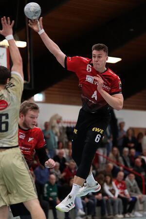 Jonas Gerkens kreiert in Horneburg schon die nächste Generation Jonas Gerkens gilt als wurfgewaltiger Rückraumspieler. Er wechselte von Beckdorf nach Fredenbeck.